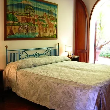 Santa Caterina Sleeps 13 Pool Wifi